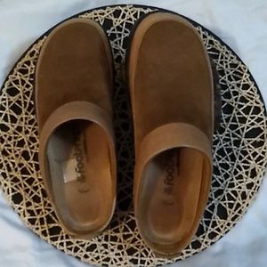 Birkenstock footprints clogs